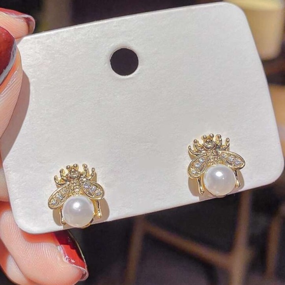 Pearl Beetle Earrings - Picture 3 of 5